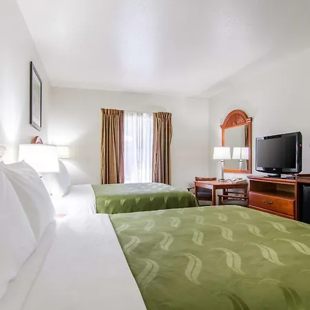 Quality Inn Junction City Near Fort Riley Exterior photo