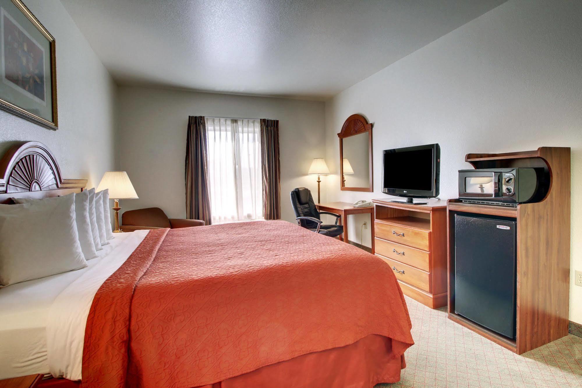 Hotel Quality Junction Near Riley 2*